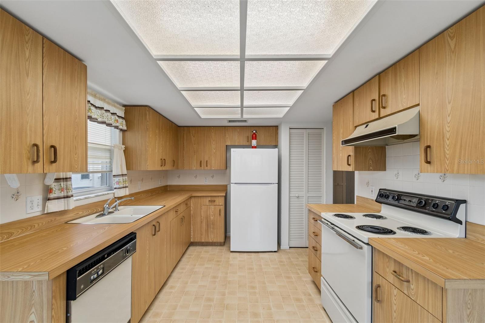 HERITAGE LAKE - Residential