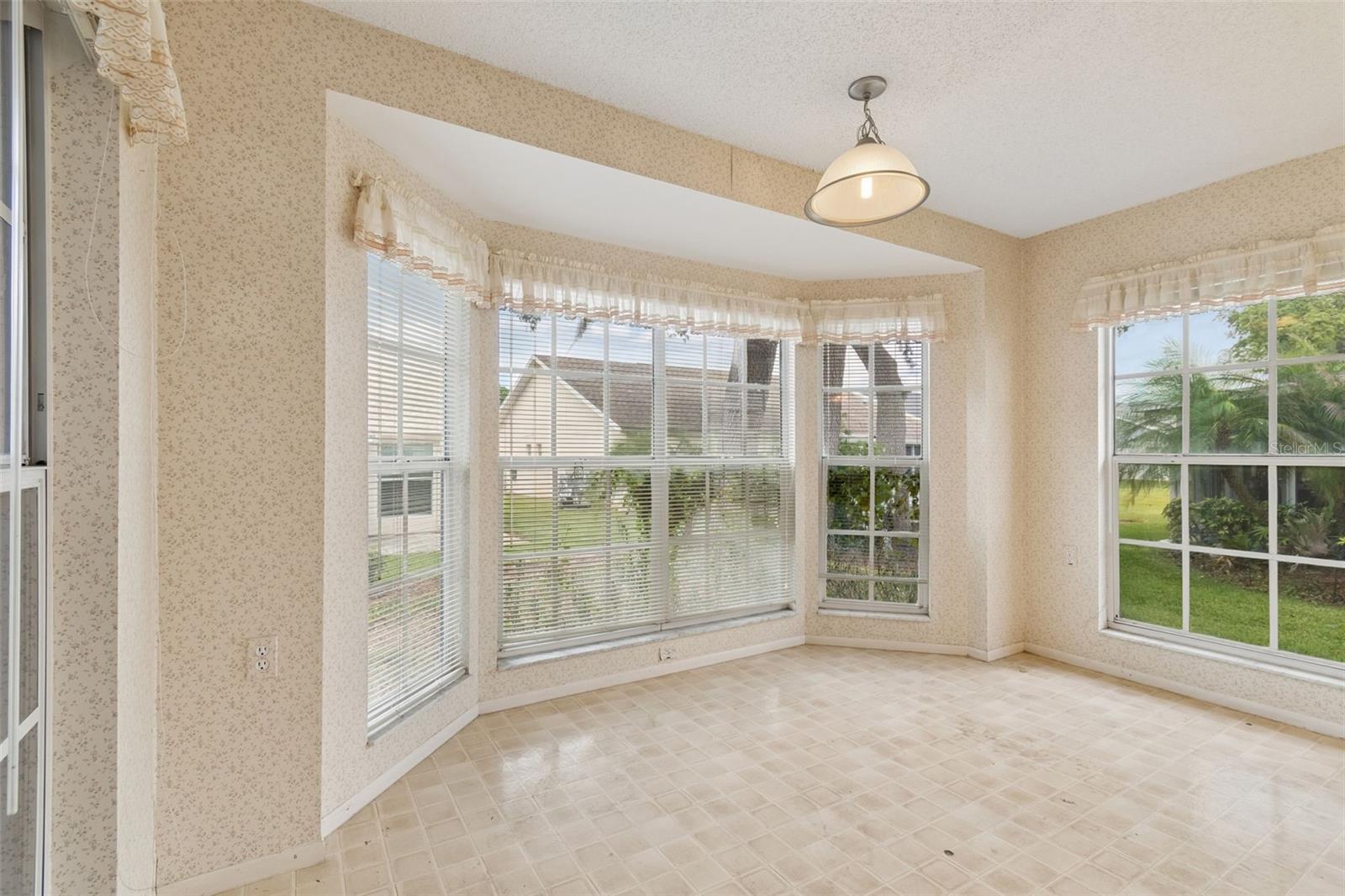 HERITAGE LAKE - Residential