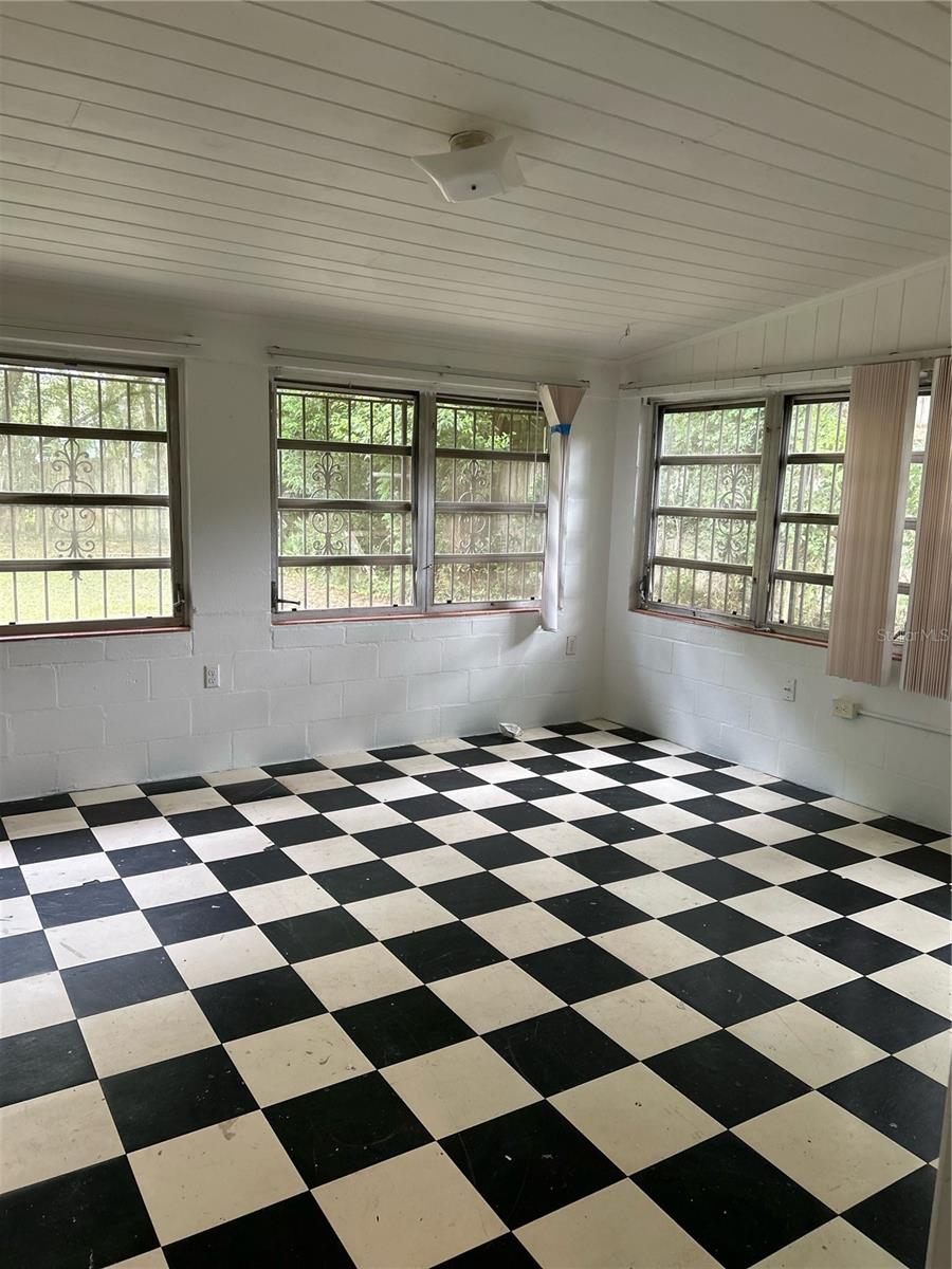 DOIG & ROBERTSONS ADDN-W R THOMAS - Residential