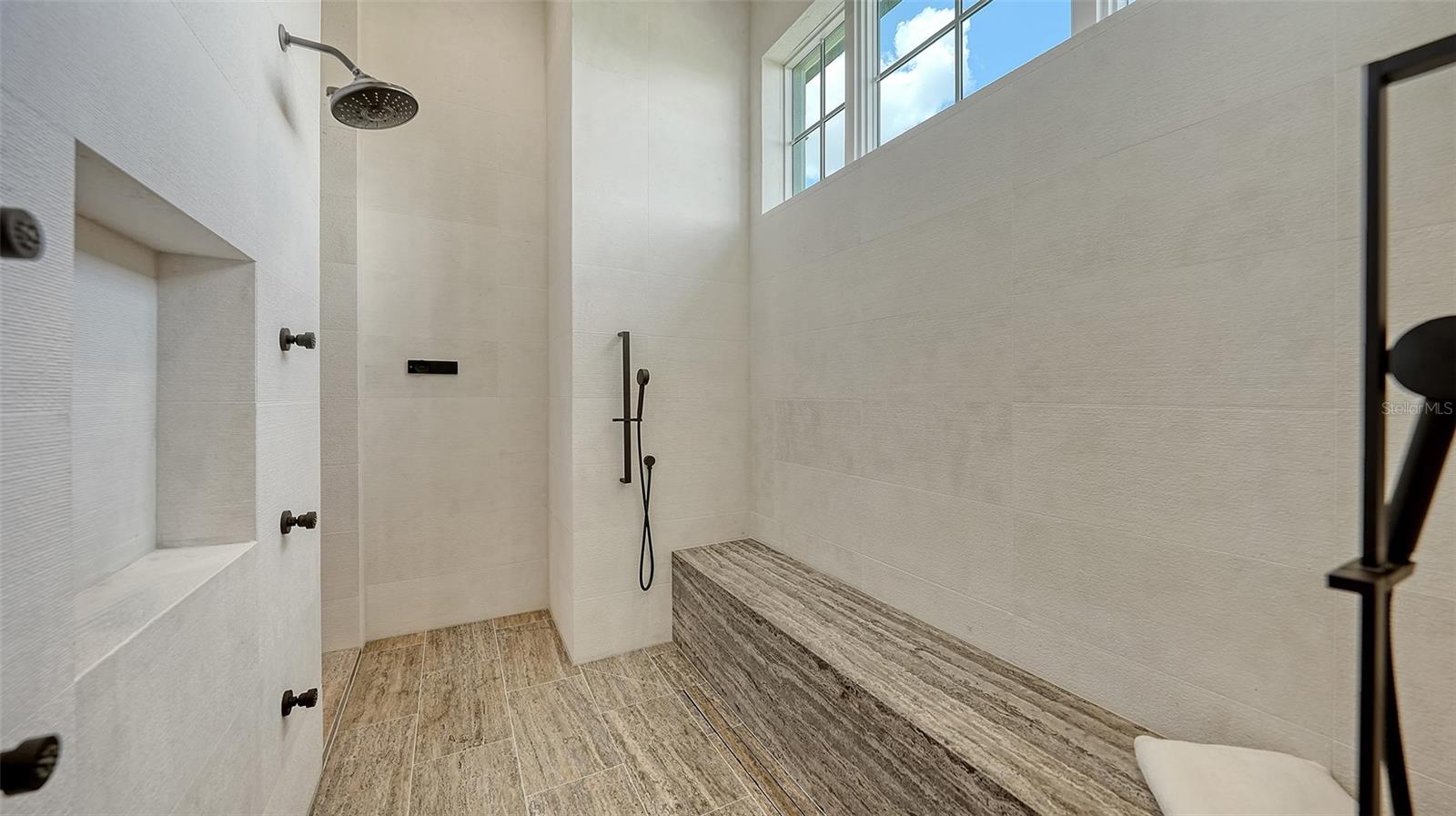 LAKE CLUB PH II - Residential