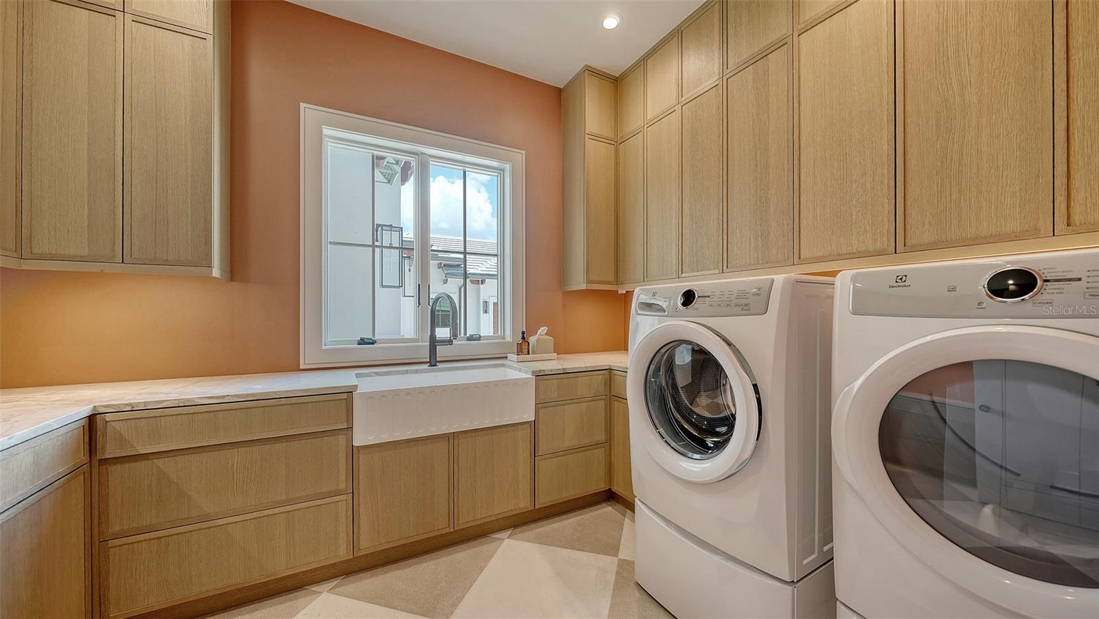 LAKE CLUB PH II - Residential