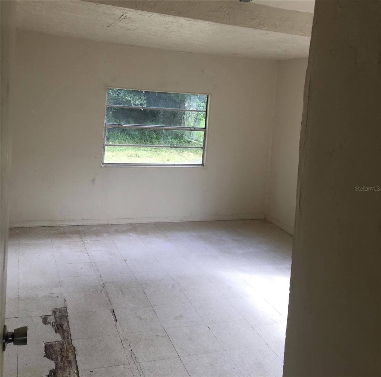 ACREAGE & UNREC - Residential Lease