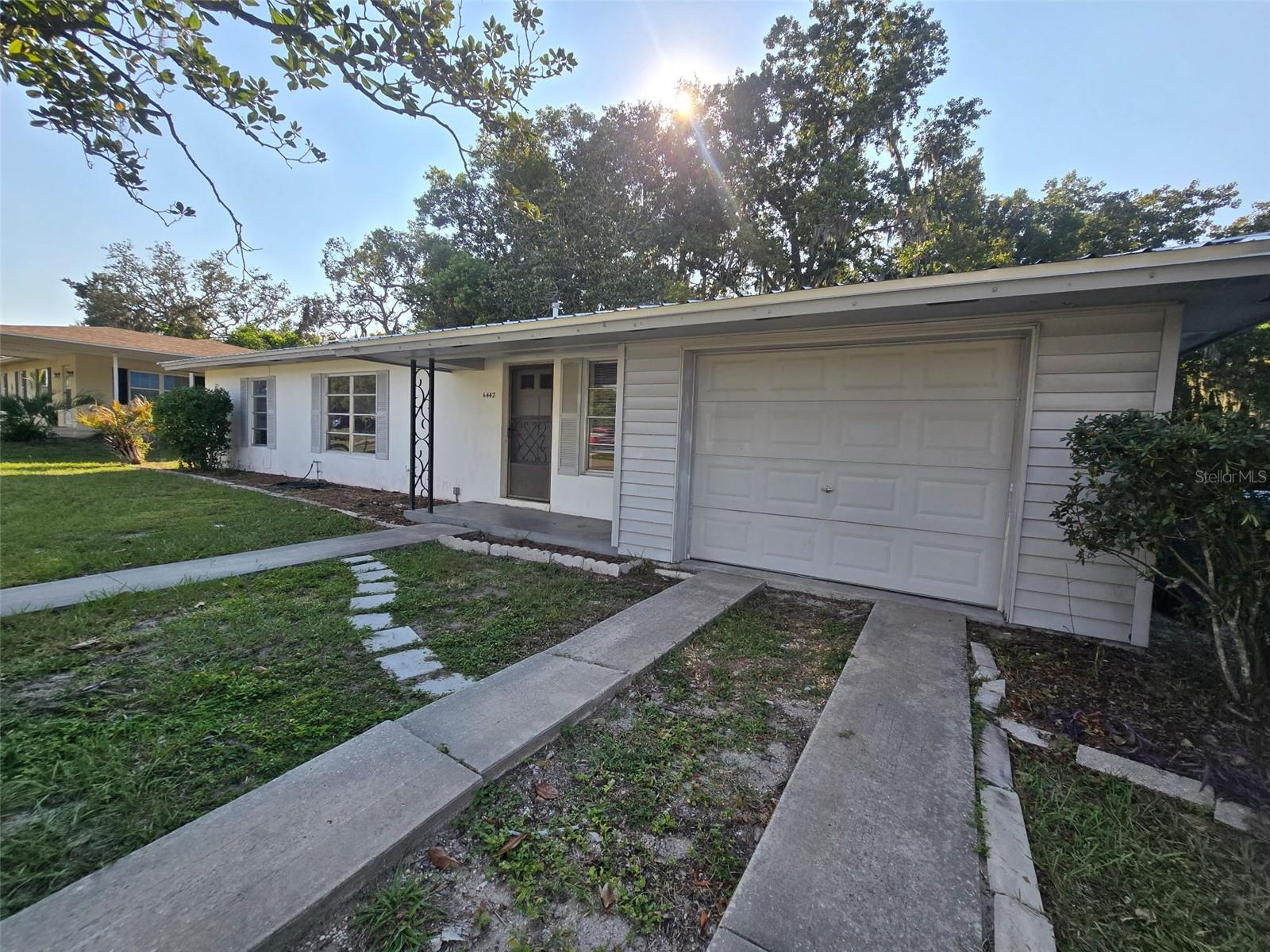 SPRING HILL - Residential Lease