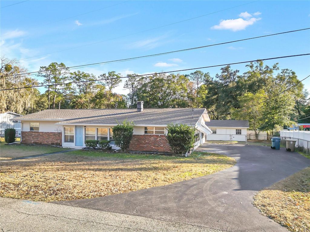 Photo of 3418 SE 13th Place, Ocala, FL 34471 (MLS # O6376063)