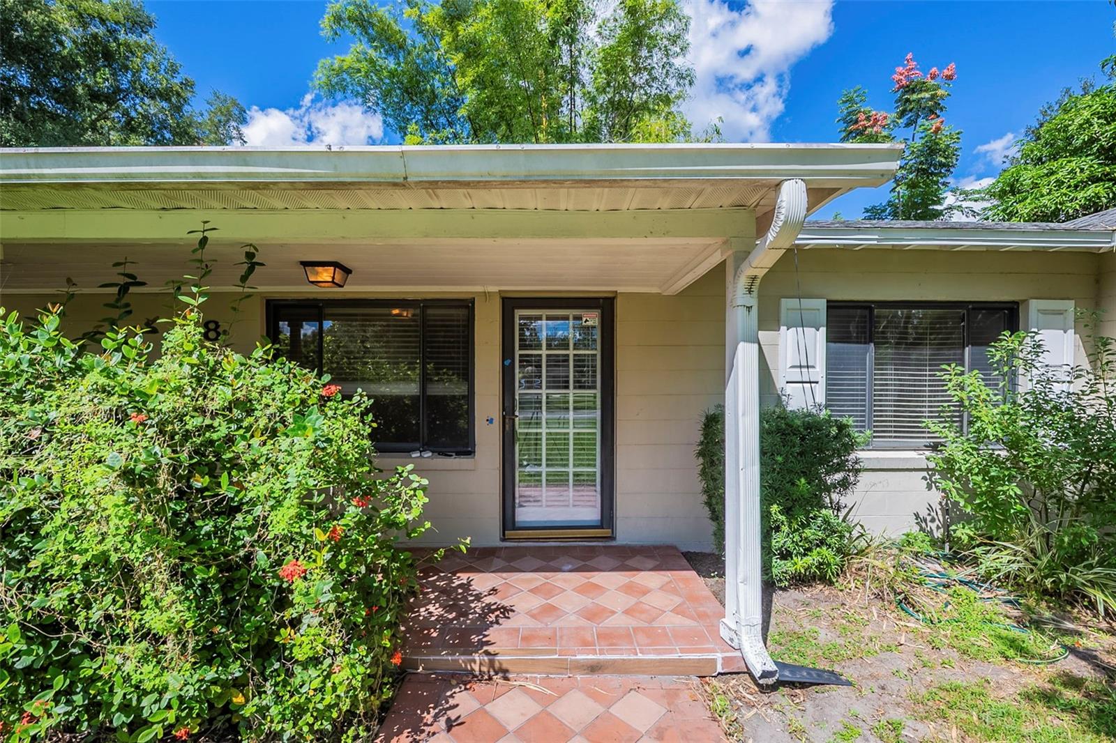 840 HUNTINGTON PLACE