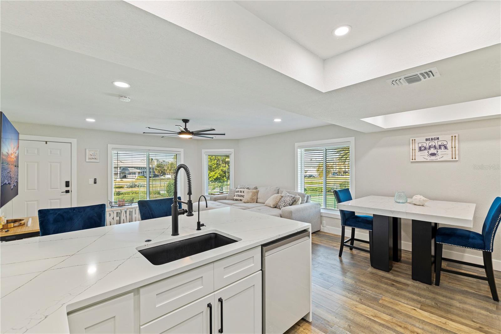 OLD ISLAND INN CONDO - Residential