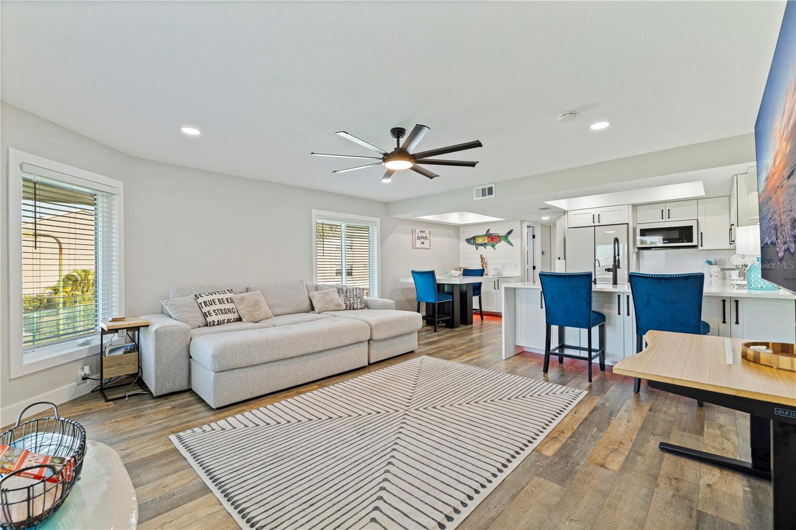 1125 PINELLAS BAYWAY S 201A