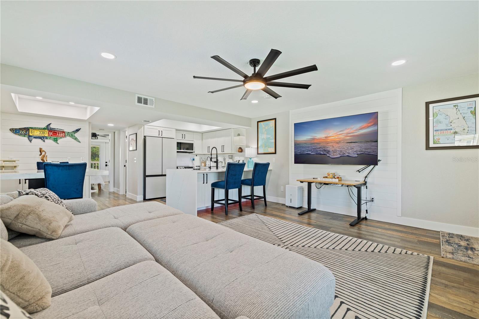 OLD ISLAND INN CONDO - Residential