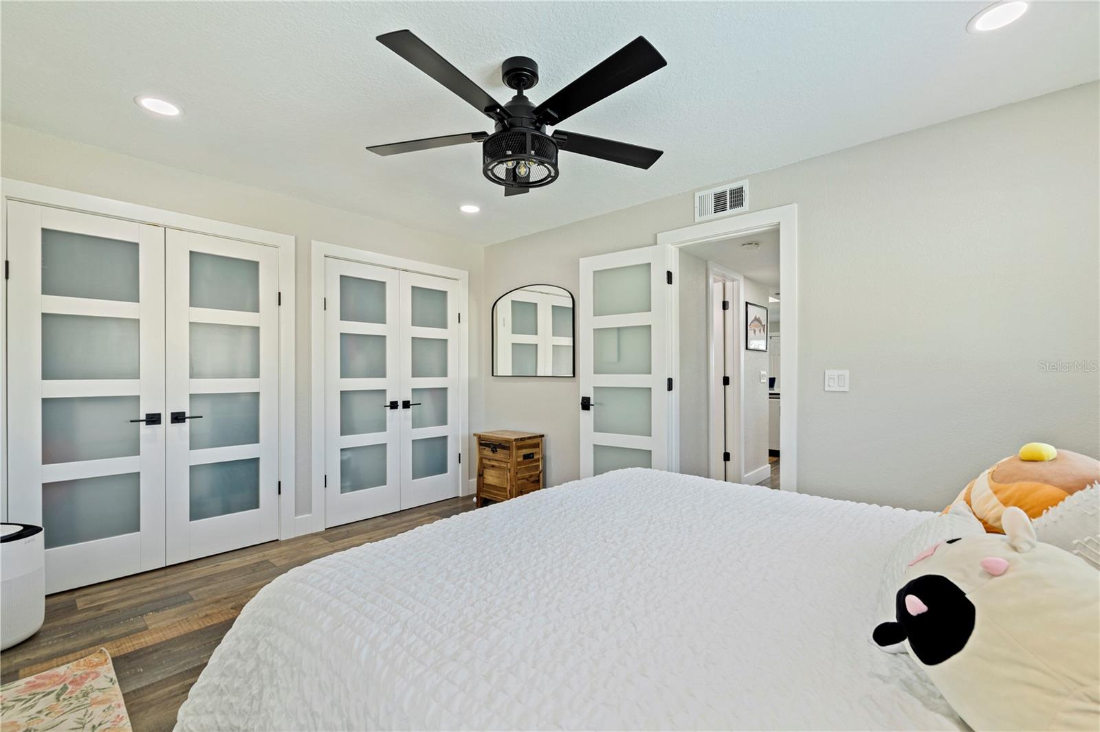 OLD ISLAND INN CONDO - Residential