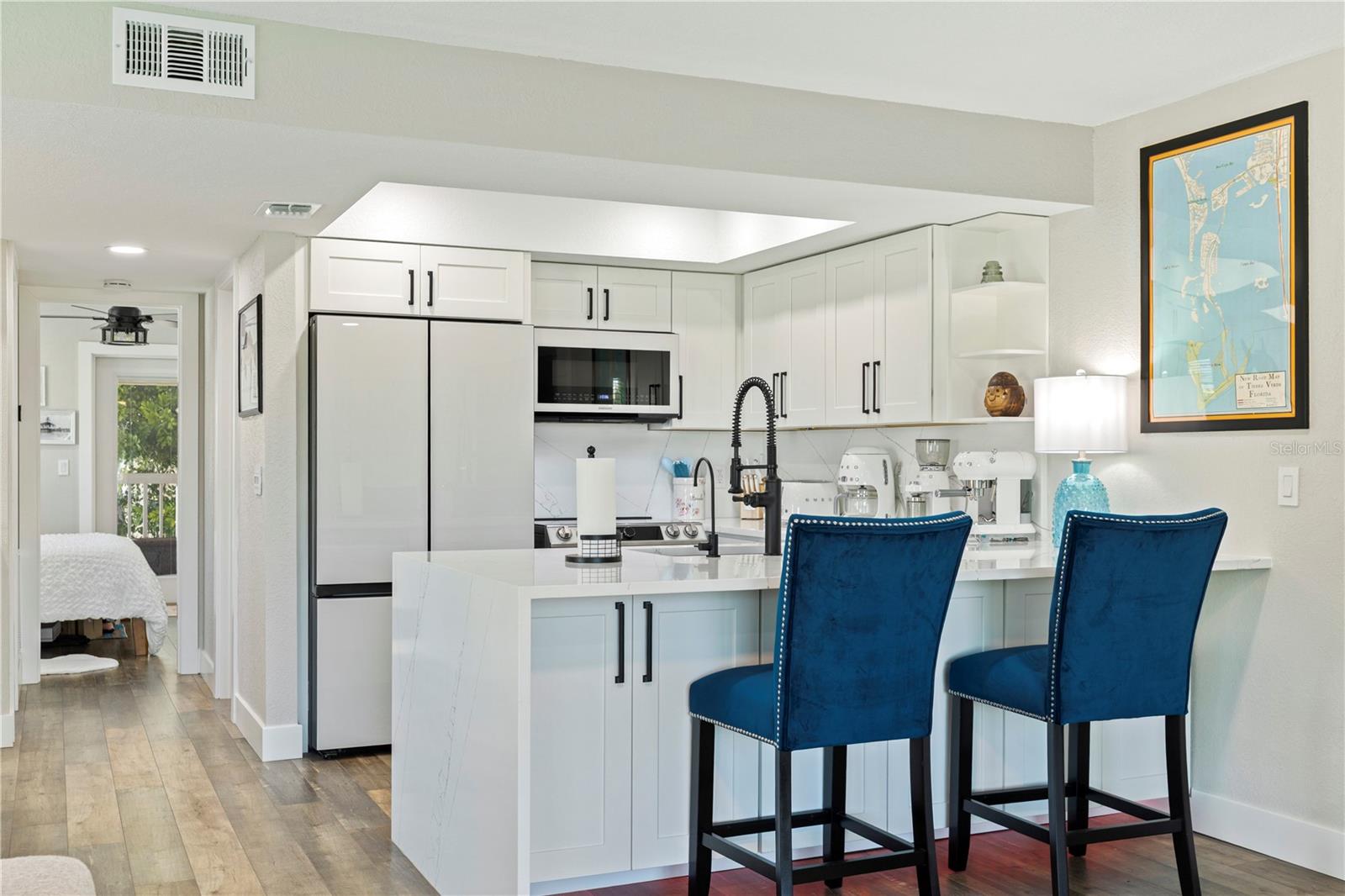 OLD ISLAND INN CONDO - Residential