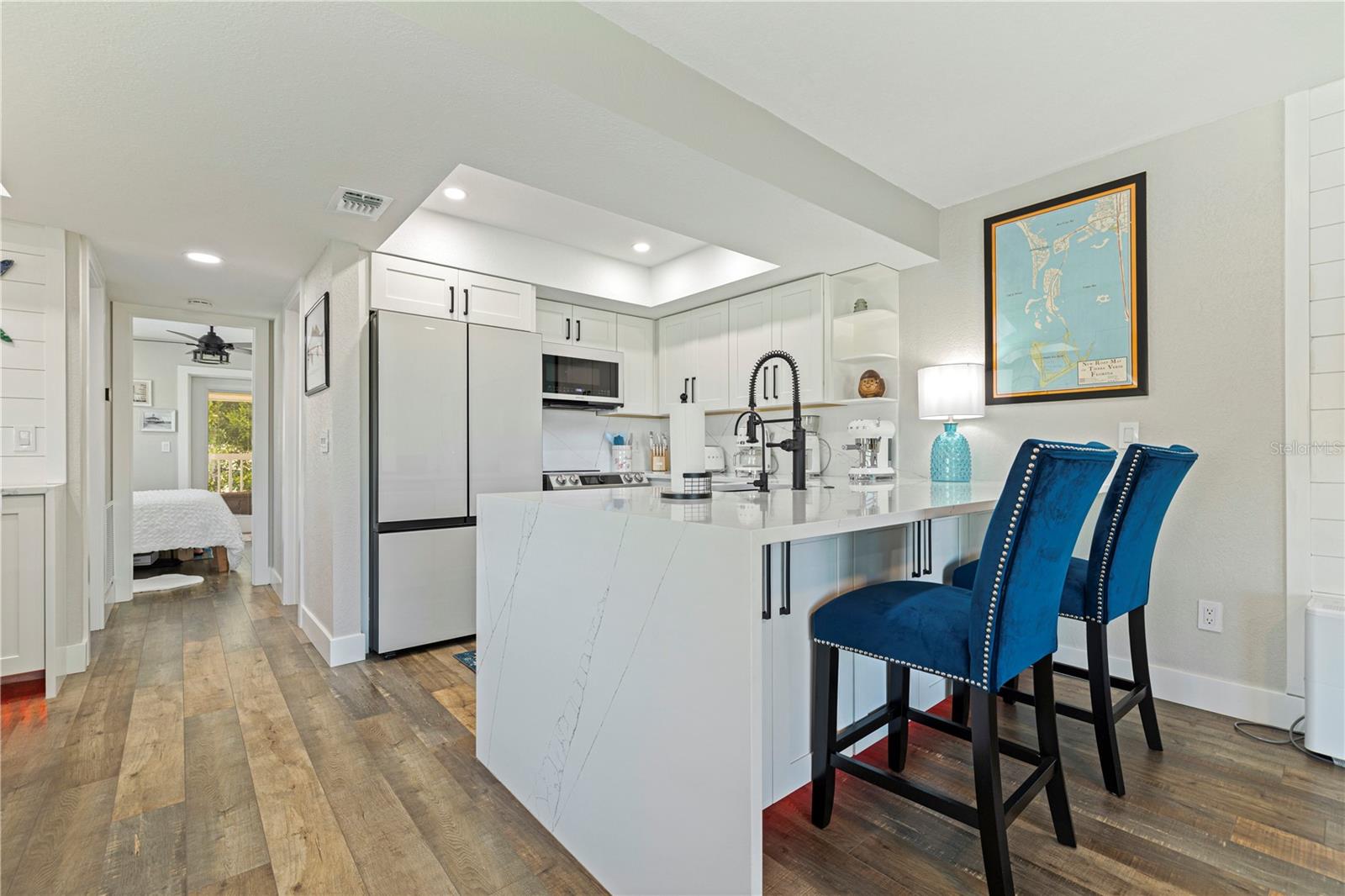 OLD ISLAND INN CONDO - Residential