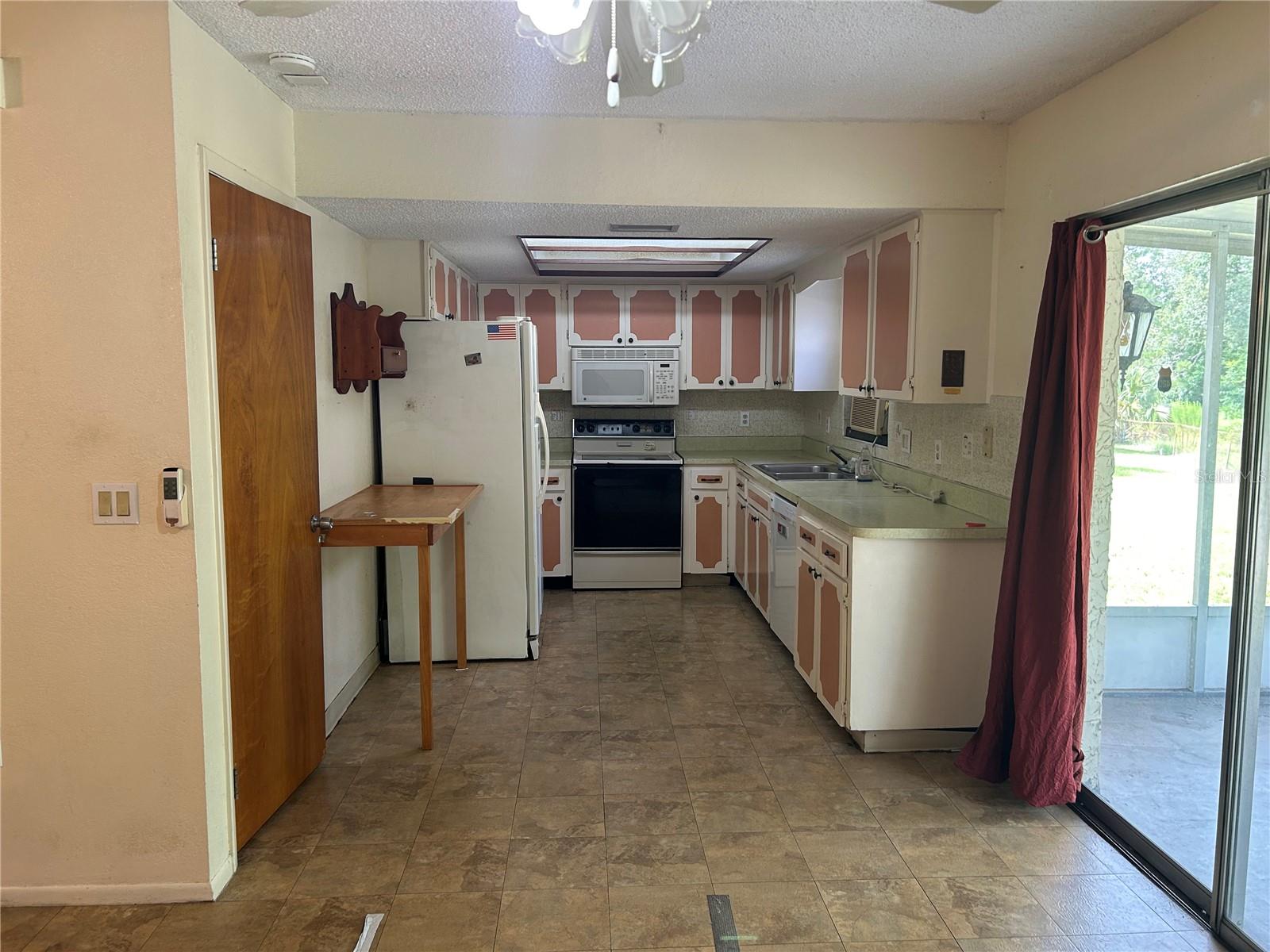 6159 WAYSIDE COURT