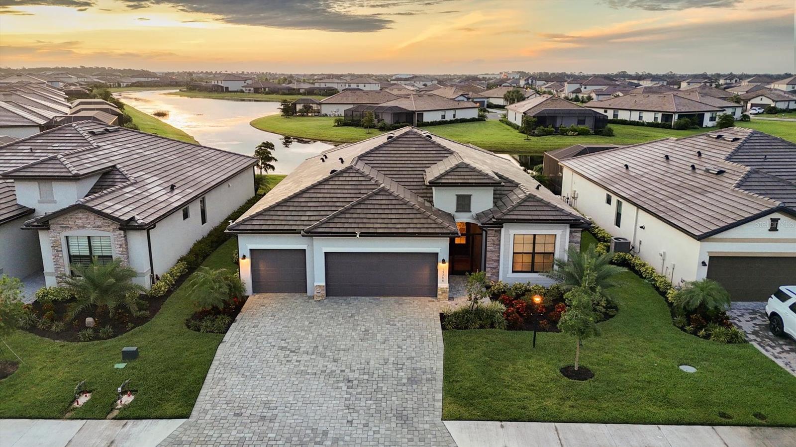 15344 SERENE SHORES LOOP