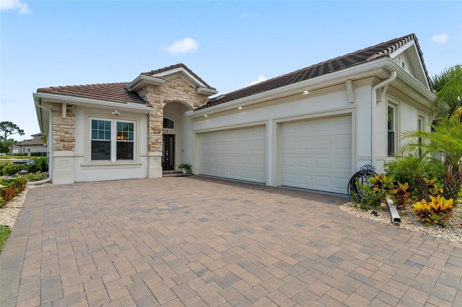 MARINA DEL PALMA - Residential Lease