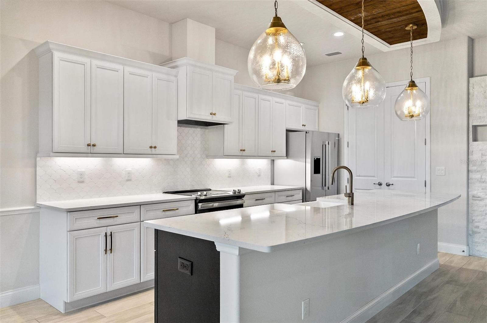 MARINA DEL PALMA - Residential Lease