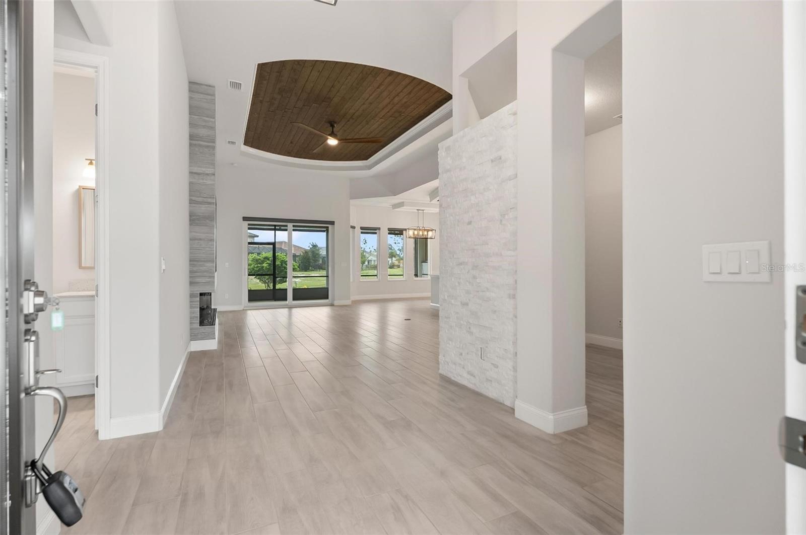 MARINA DEL PALMA - Residential Lease