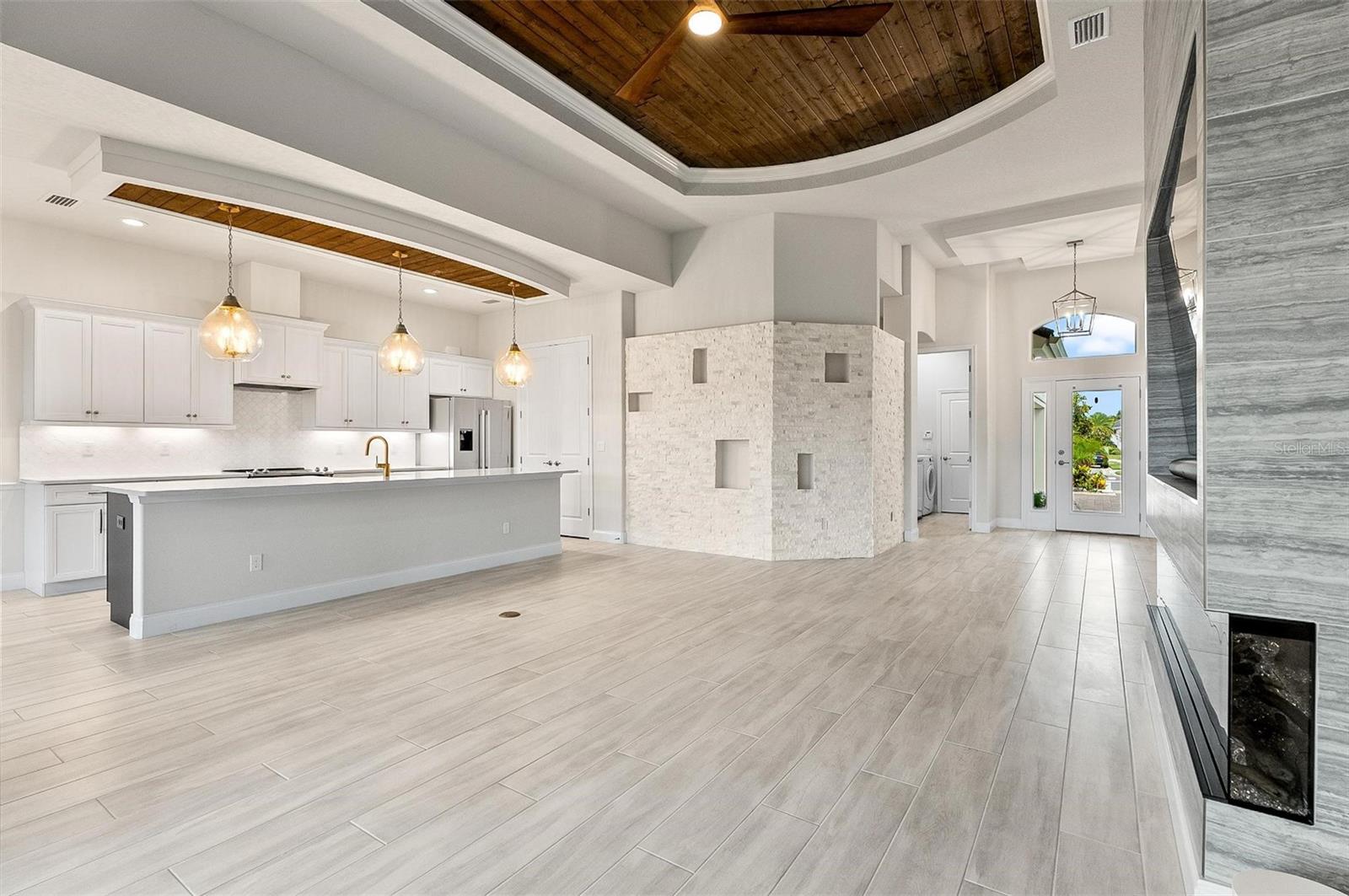 MARINA DEL PALMA - Residential Lease