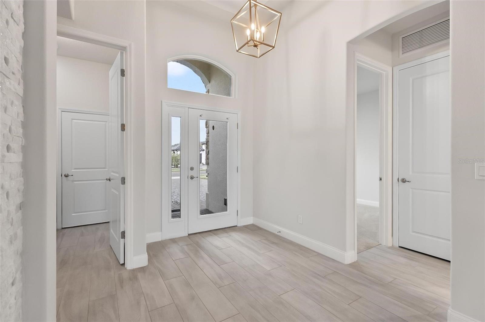 MARINA DEL PALMA - Residential Lease