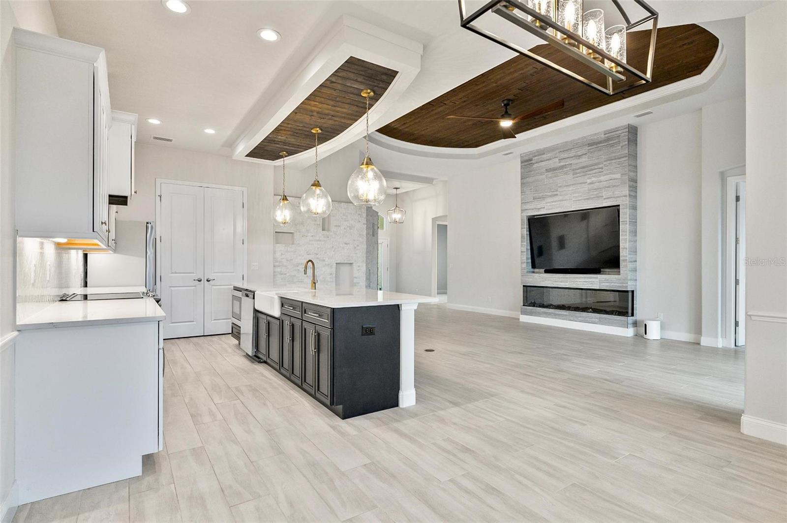 MARINA DEL PALMA - Residential Lease