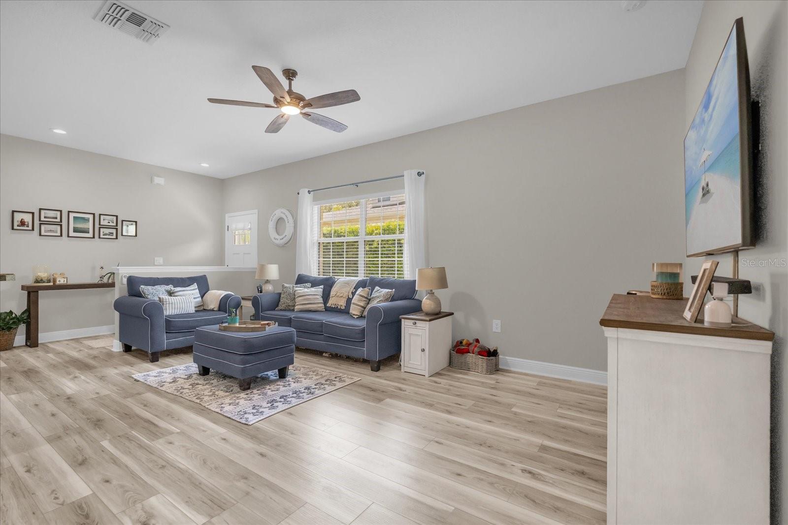 SWEETWATER RIDGE TWNHMS AT MAGNOLIA POINTE PH - Residential