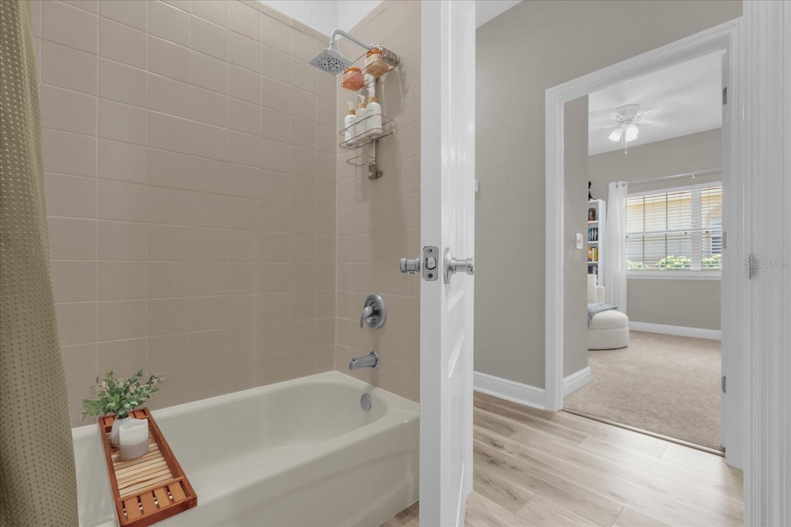 SWEETWATER RIDGE TWNHMS AT MAGNOLIA POINTE PH - Residential