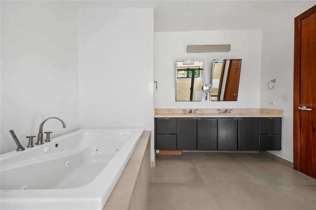 DORADO BEACH EAST - Residential