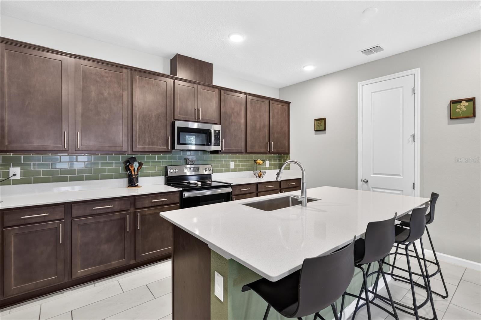 3625 SUBLETT LOOP