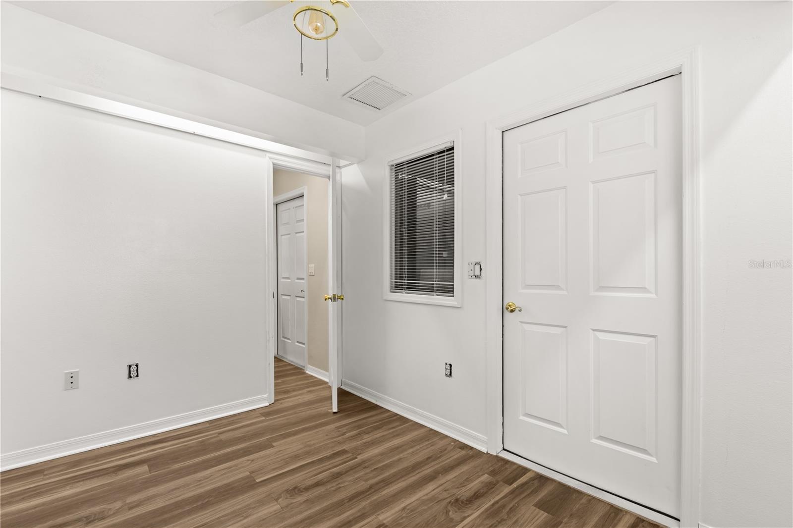 KINGS PENINSULA - Residential