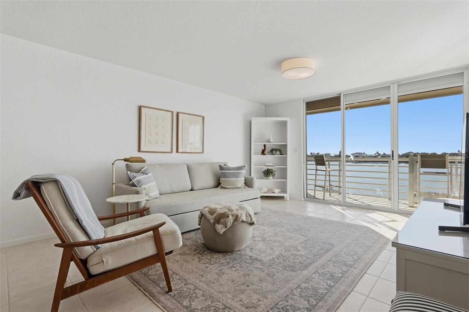 BAHIA VISTA UNIT III - Residential