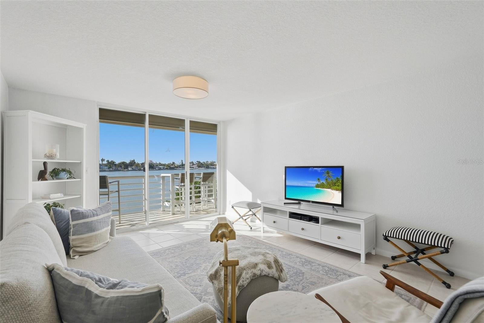 BAHIA VISTA UNIT III - Residential