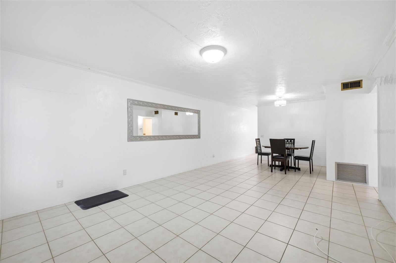 2434 AUSTRALIA WAY E 12