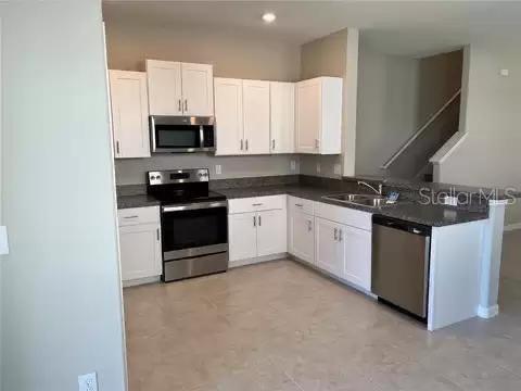 MEADOW POINTE 4 PRCL N TWNHMS H - Residential