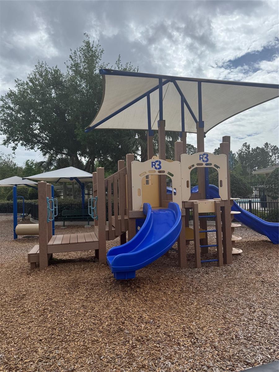 MEADOW POINTE 4 PRCL N TWNHMS H - Residential