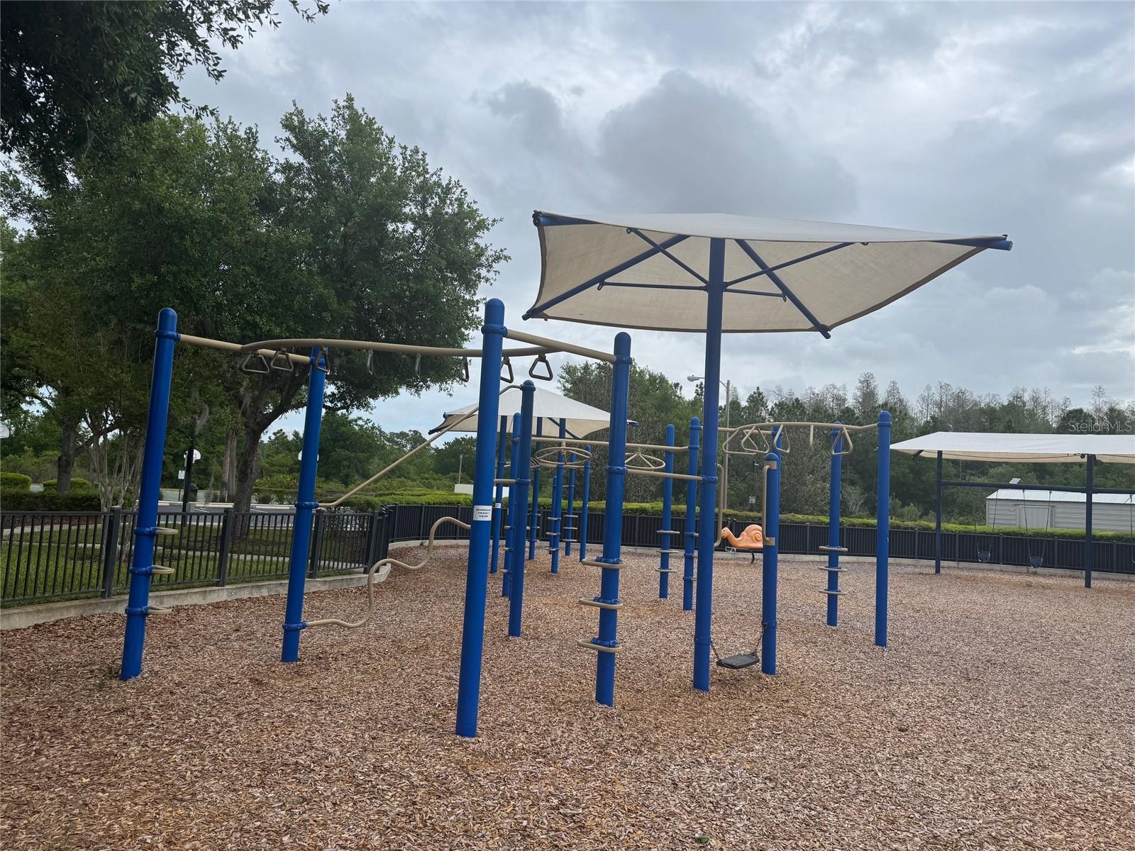 MEADOW POINTE 4 PRCL N TWNHMS H - Residential