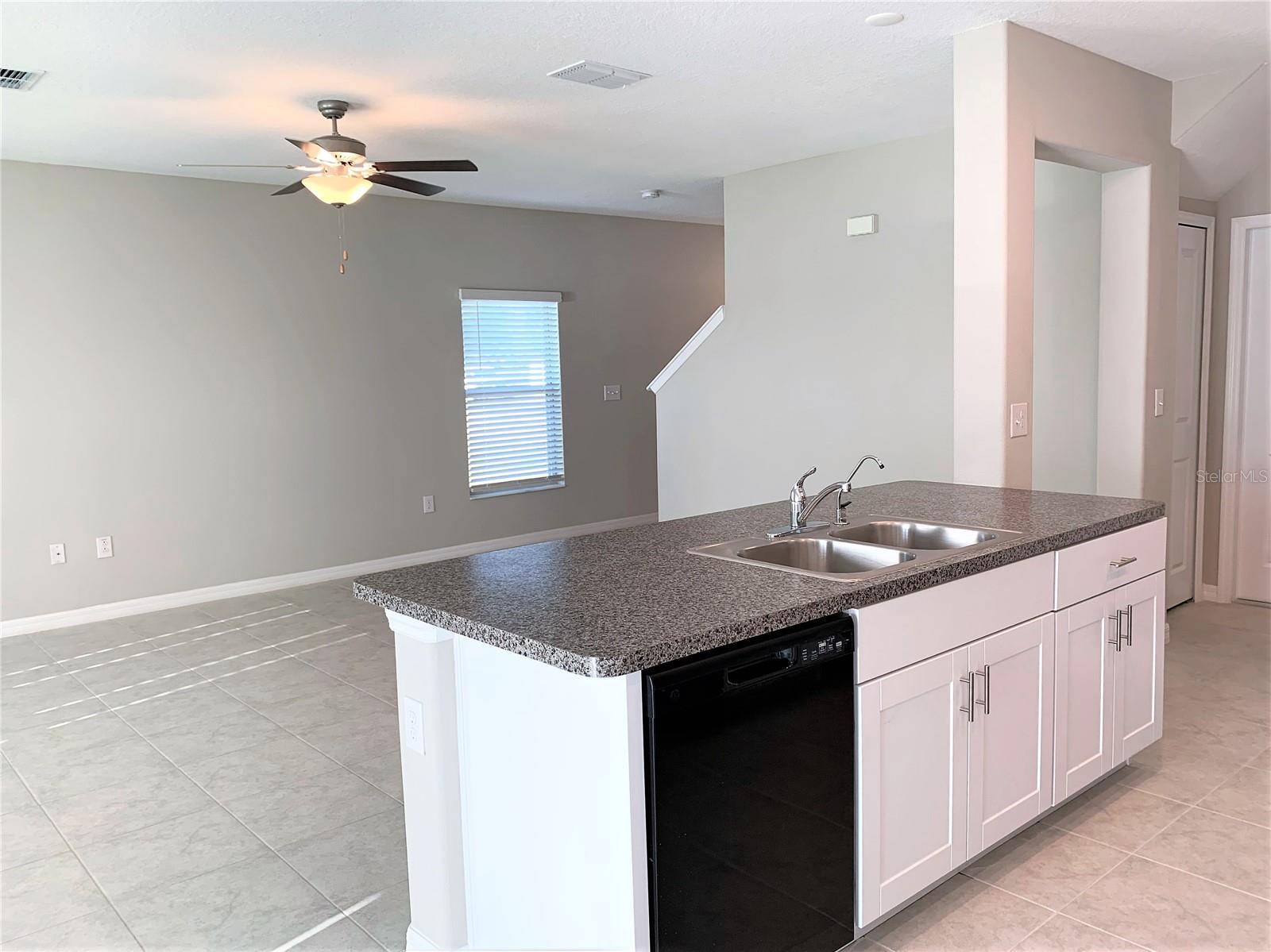 TOUCHSTONE PH 4 - Residential Lease