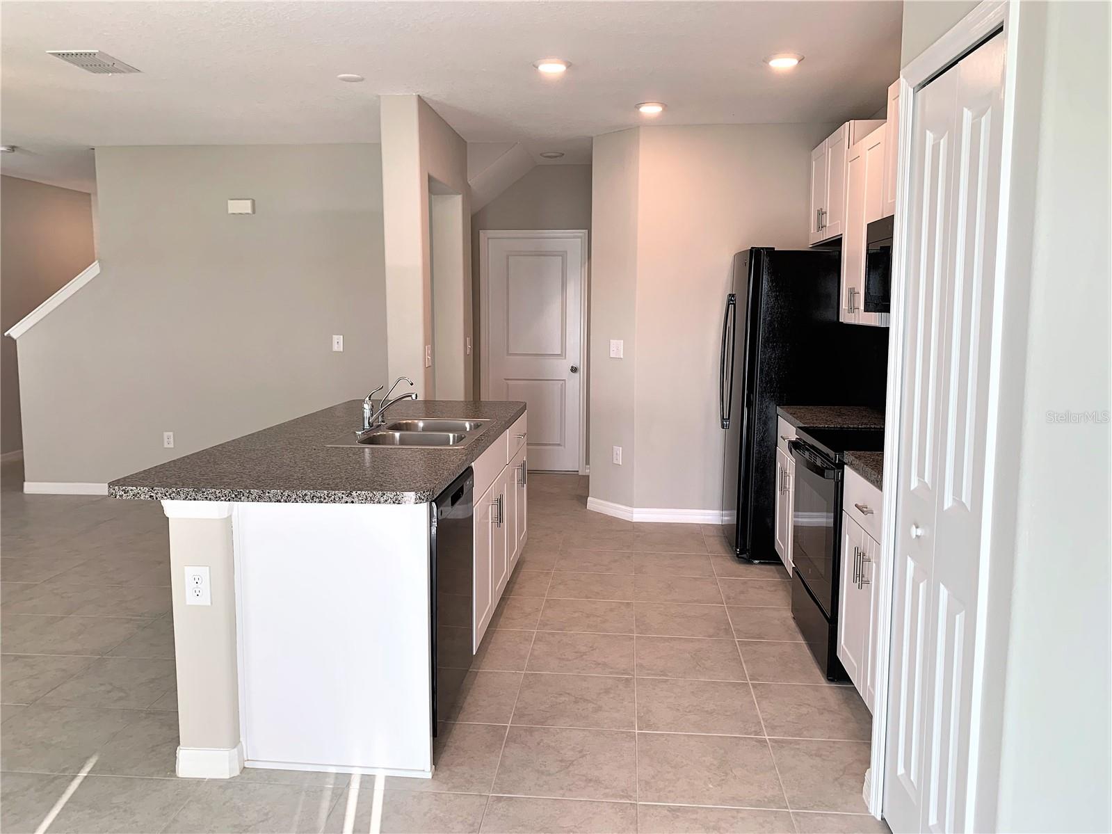 TOUCHSTONE PH 4 - Residential Lease