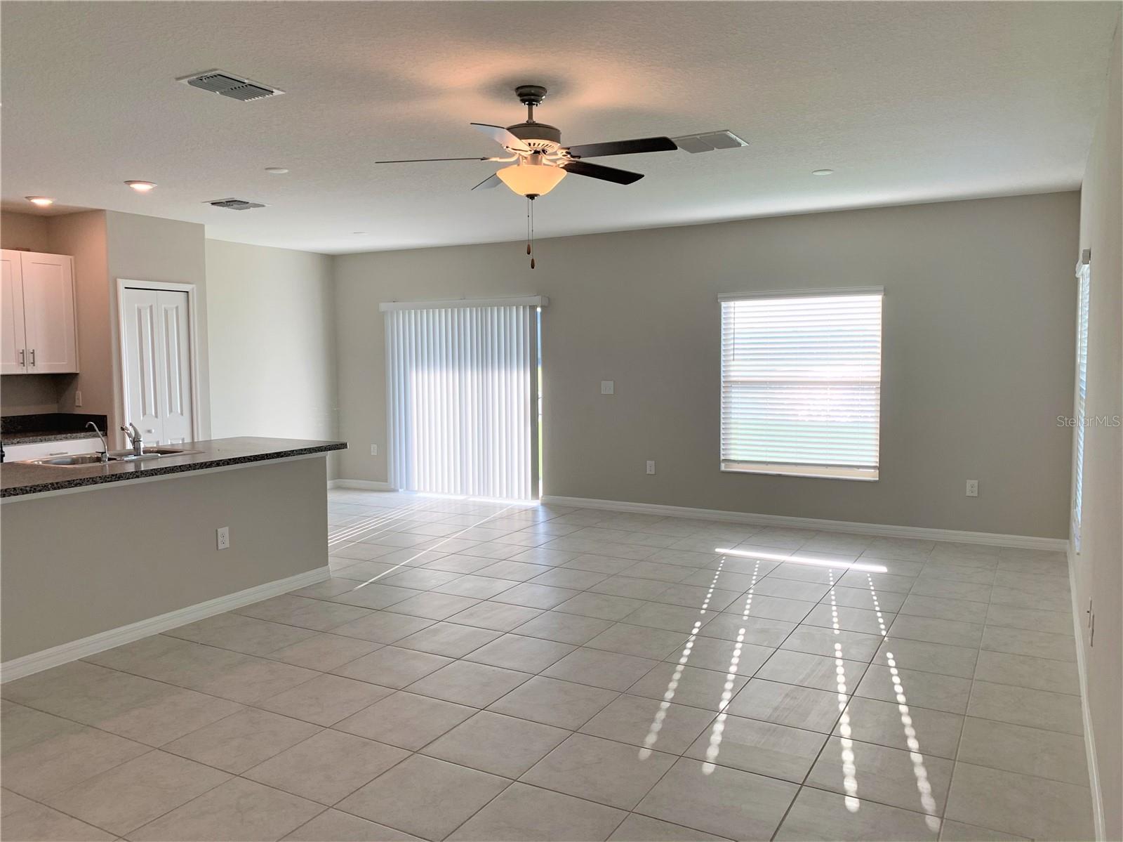 TOUCHSTONE PH 4 - Residential Lease