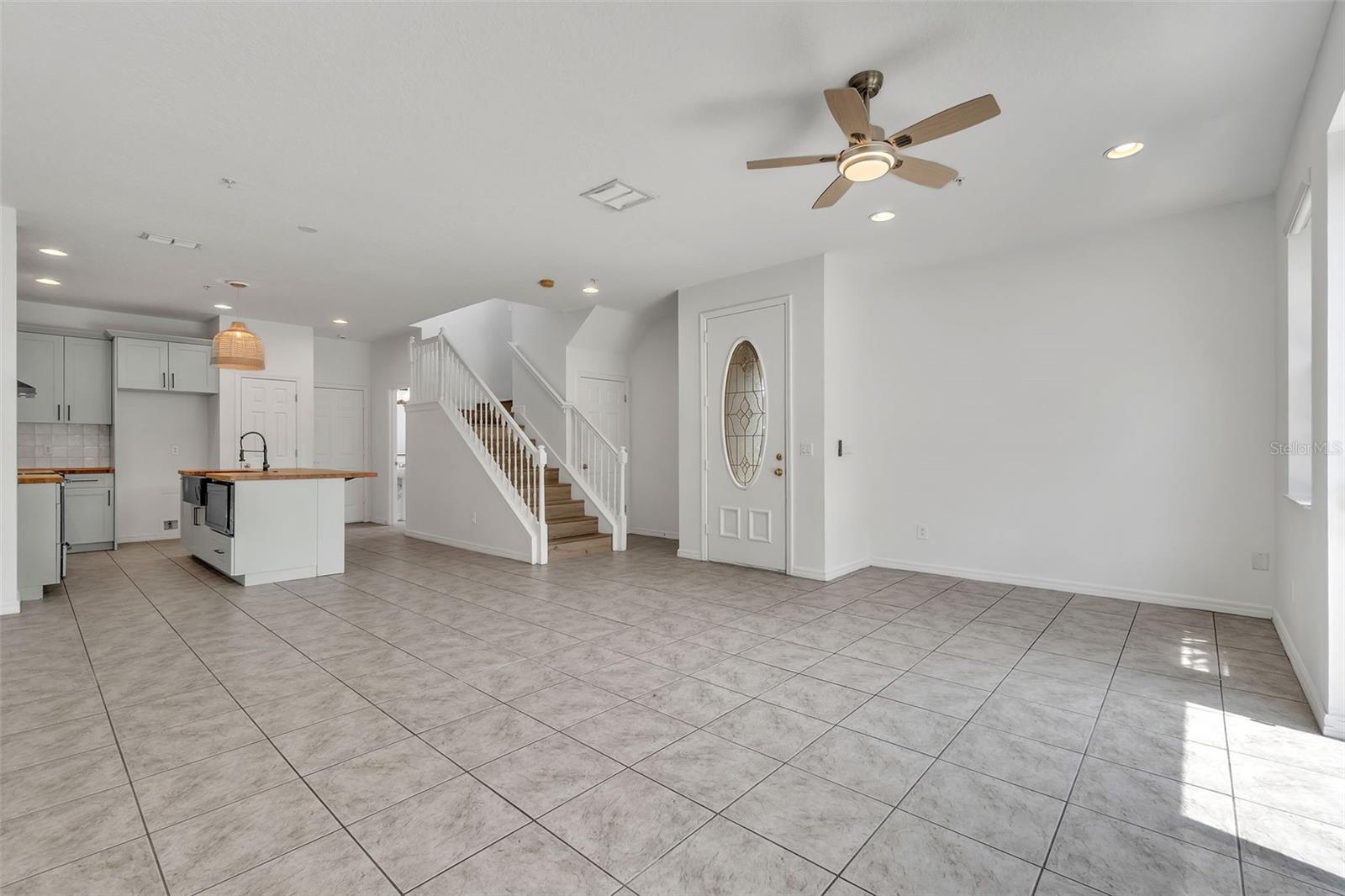 9462 SILVER BUTTONWOOD STREET