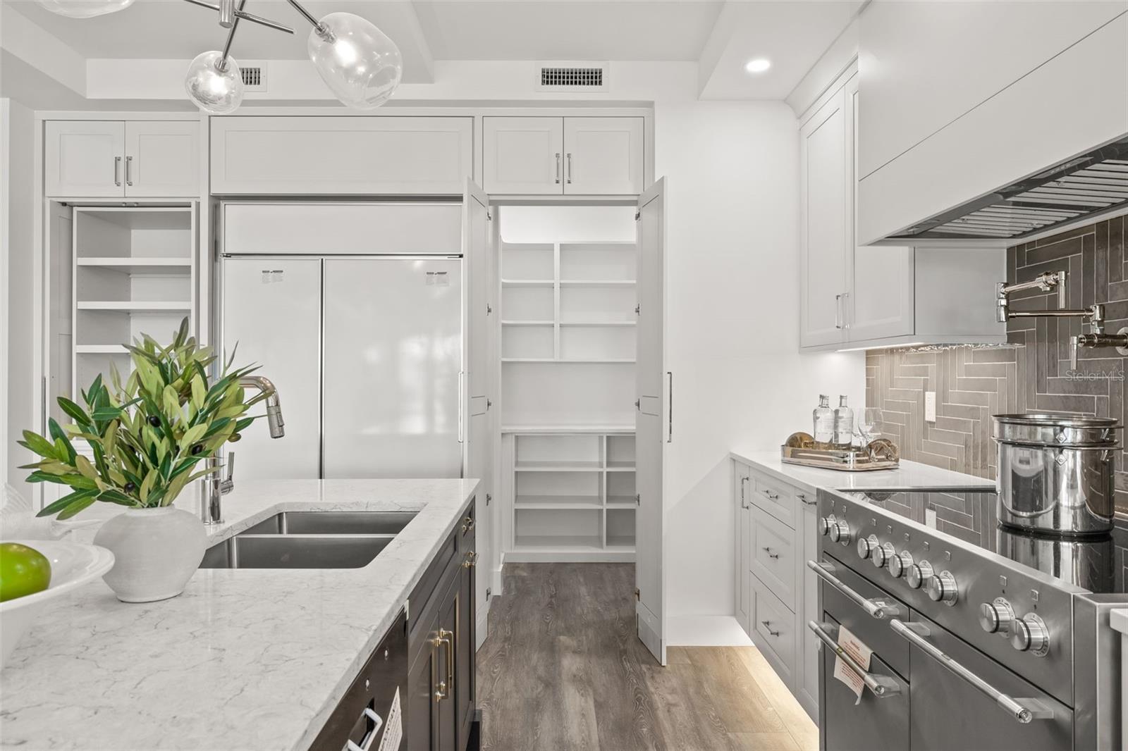 QUIET COVE CONDOMINIUM - Residential