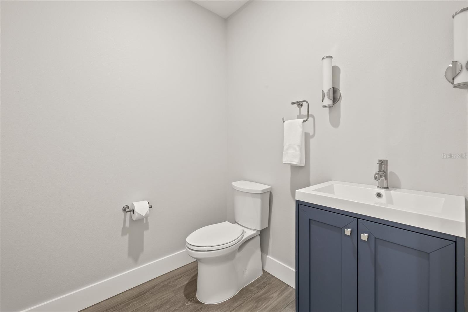 QUIET COVE CONDOMINIUM - Residential