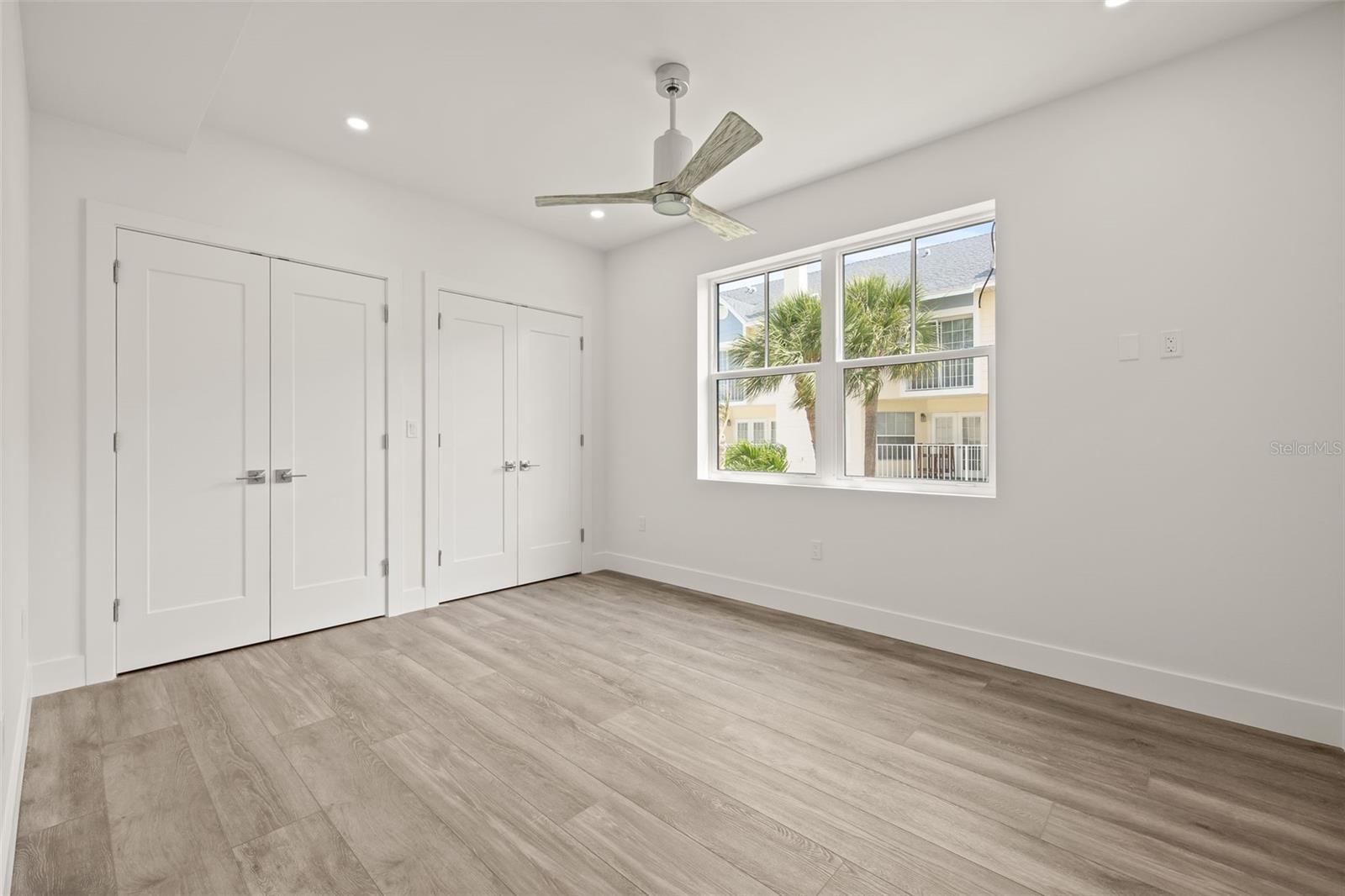 QUIET COVE CONDOMINIUM - Residential