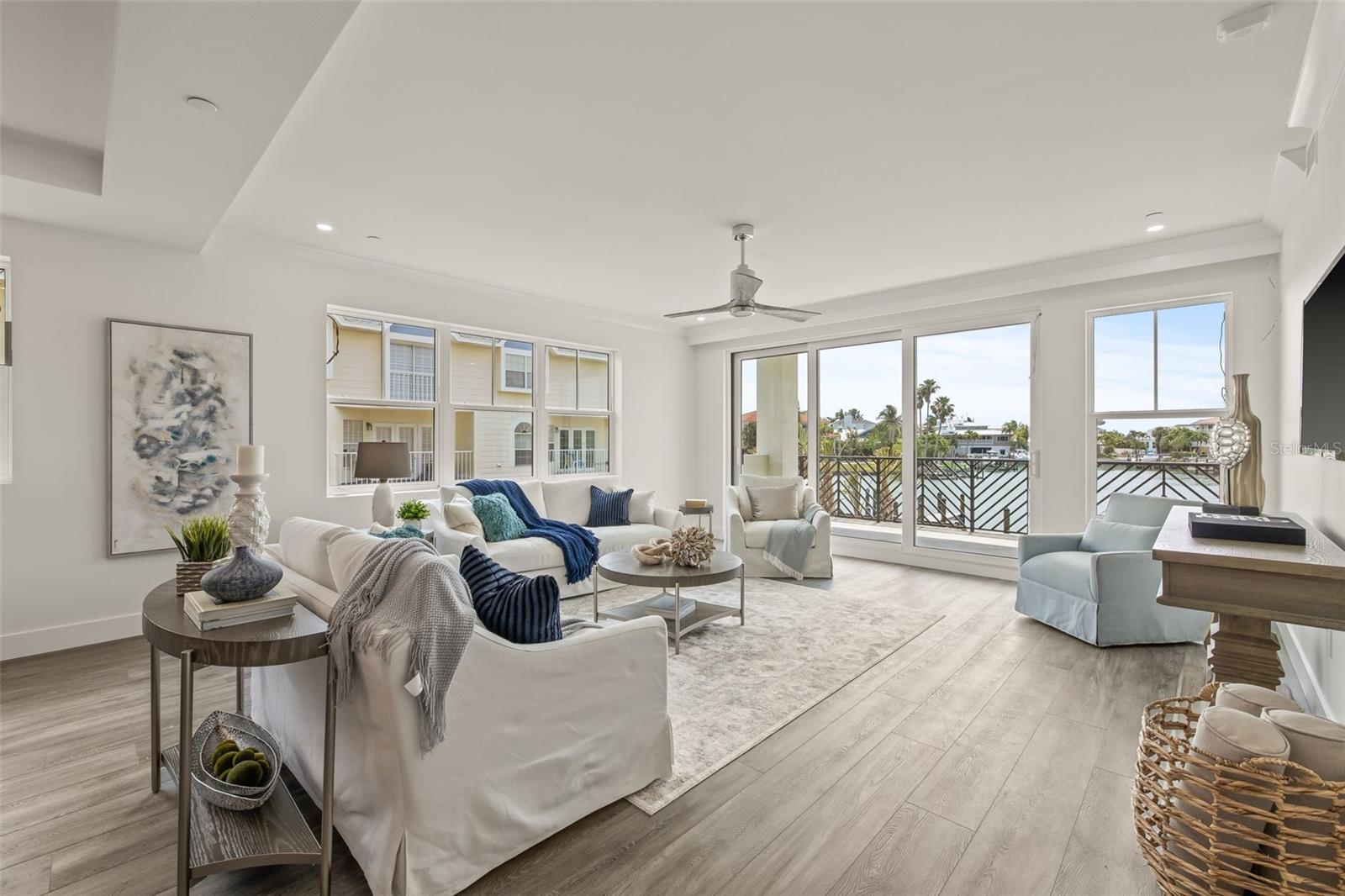 QUIET COVE CONDOMINIUM - Residential