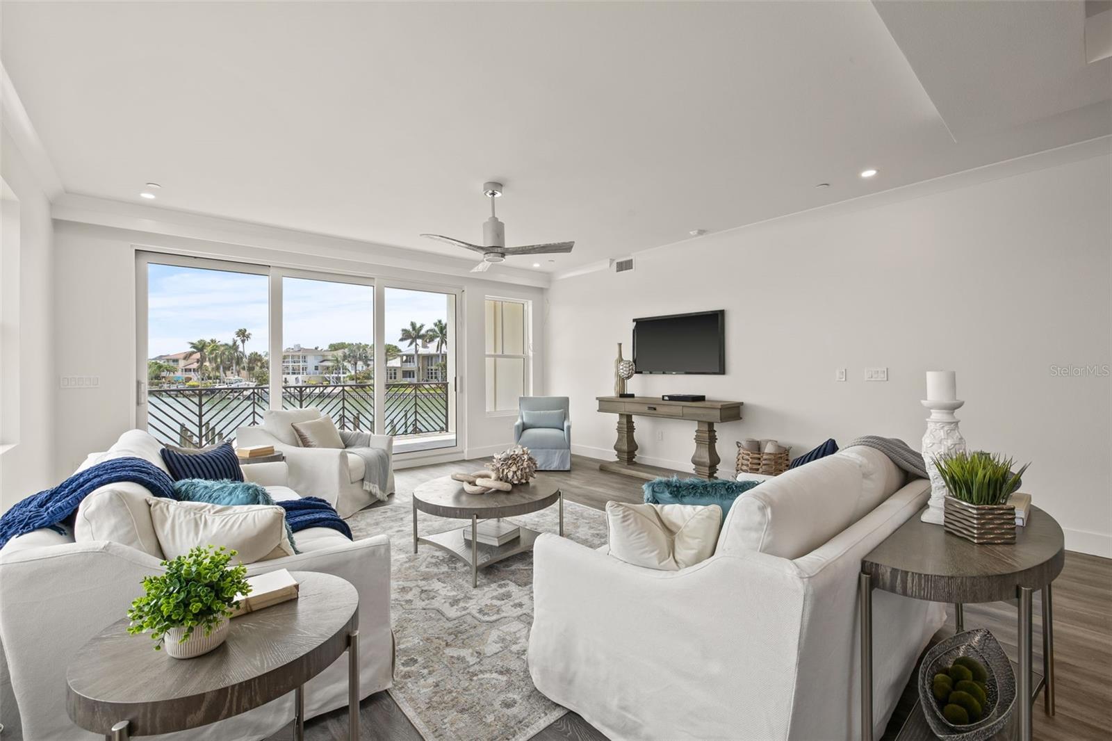 QUIET COVE CONDOMINIUM - Residential