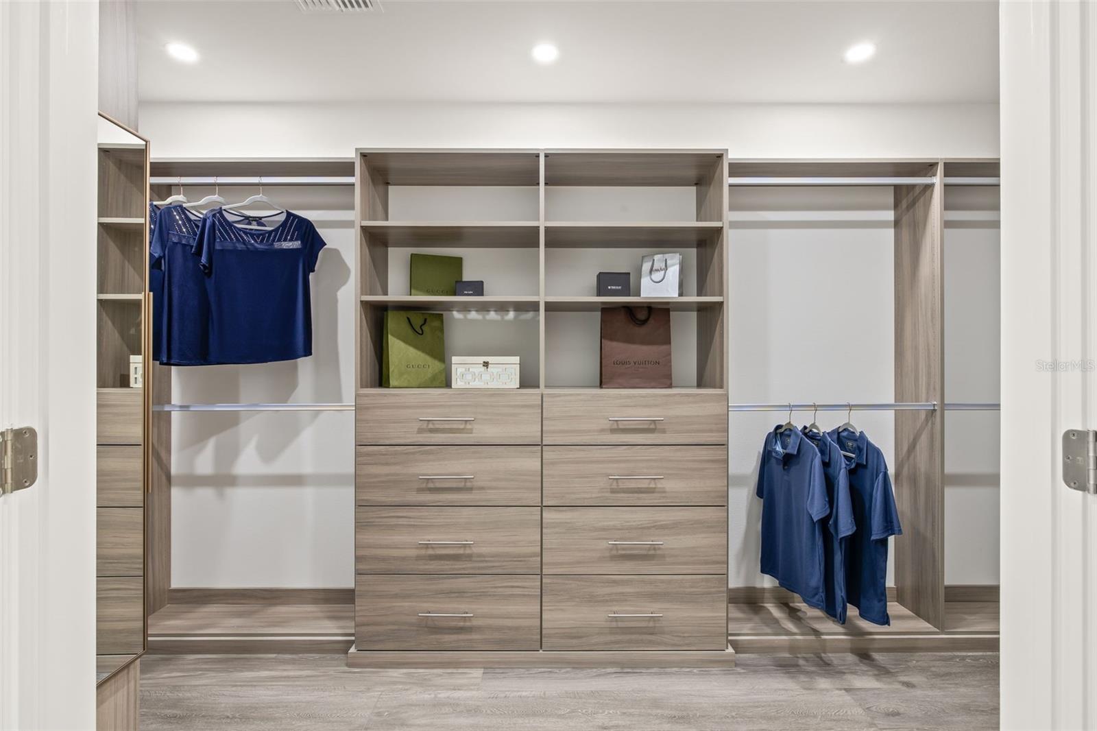 QUIET COVE CONDOMINIUM - Residential