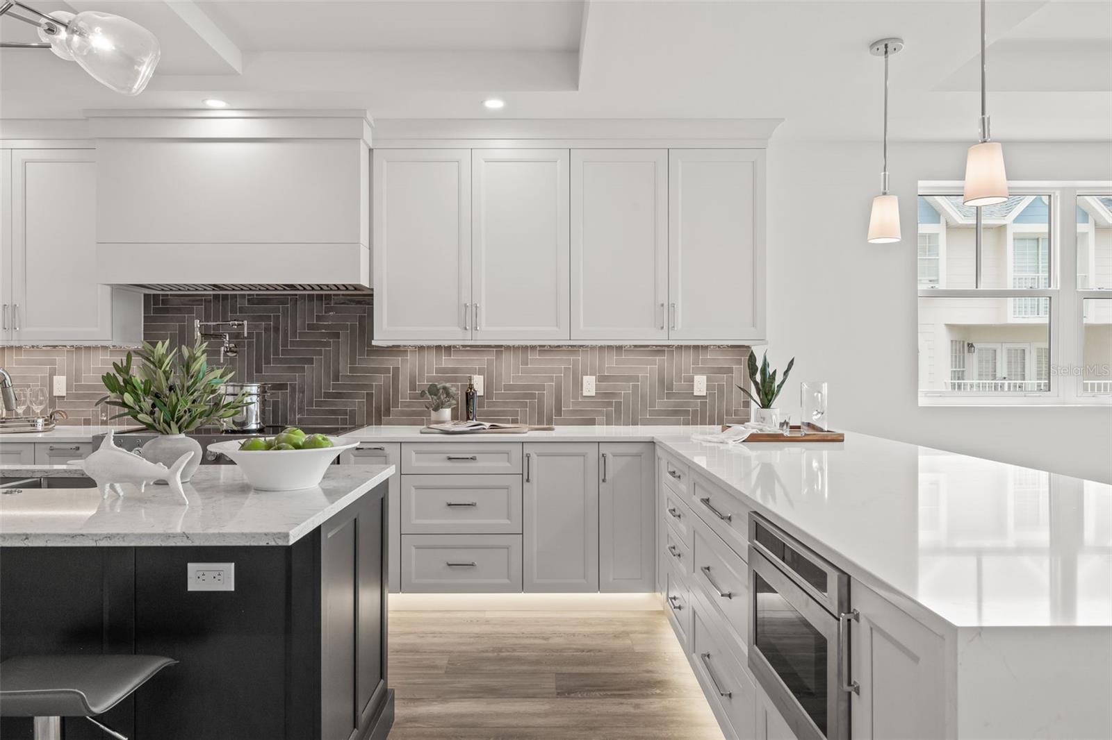 QUIET COVE CONDOMINIUM - Residential