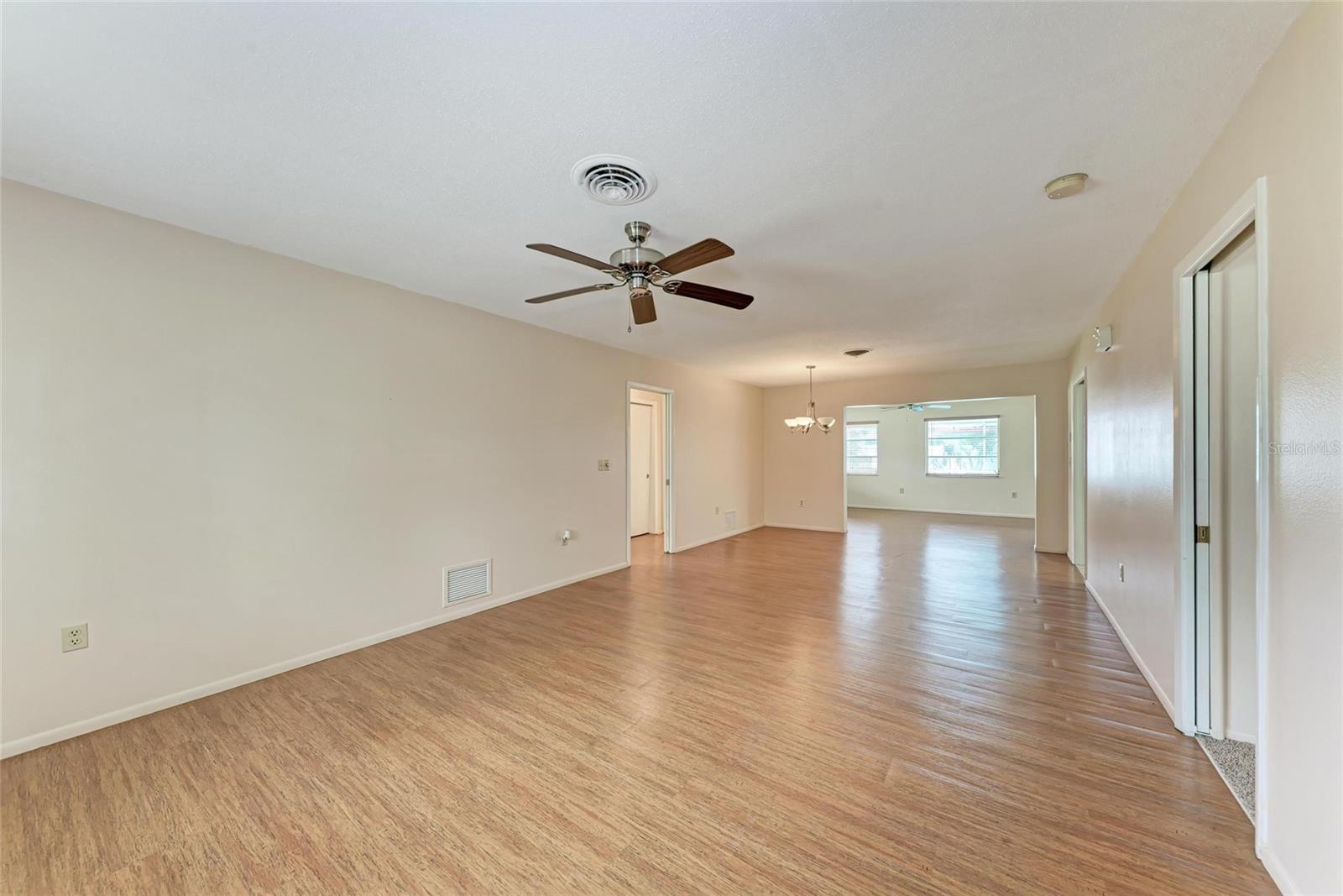 SOUTH VENICE - Residential Lease