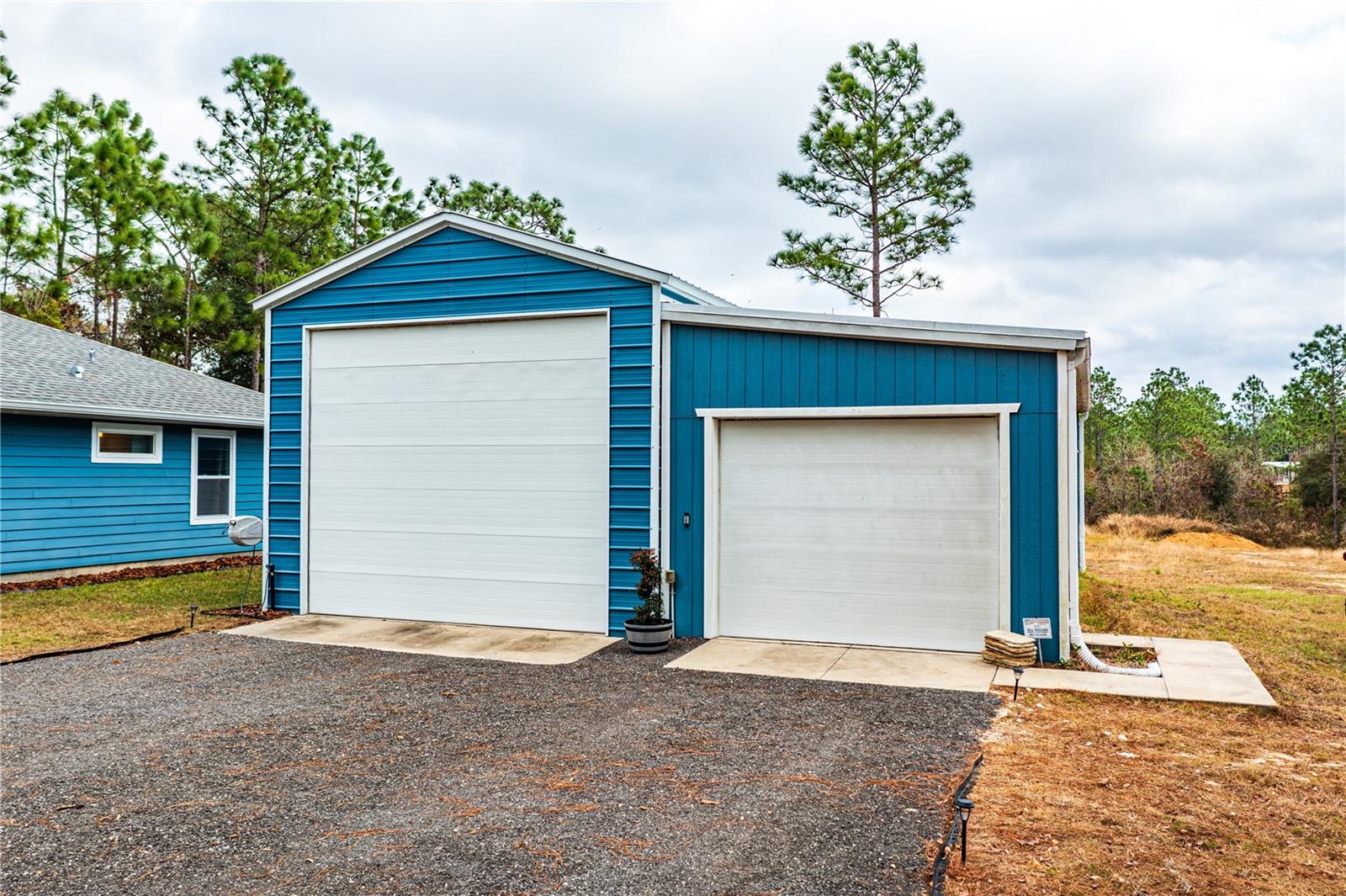 UNIVERSITY OAKS - Residential