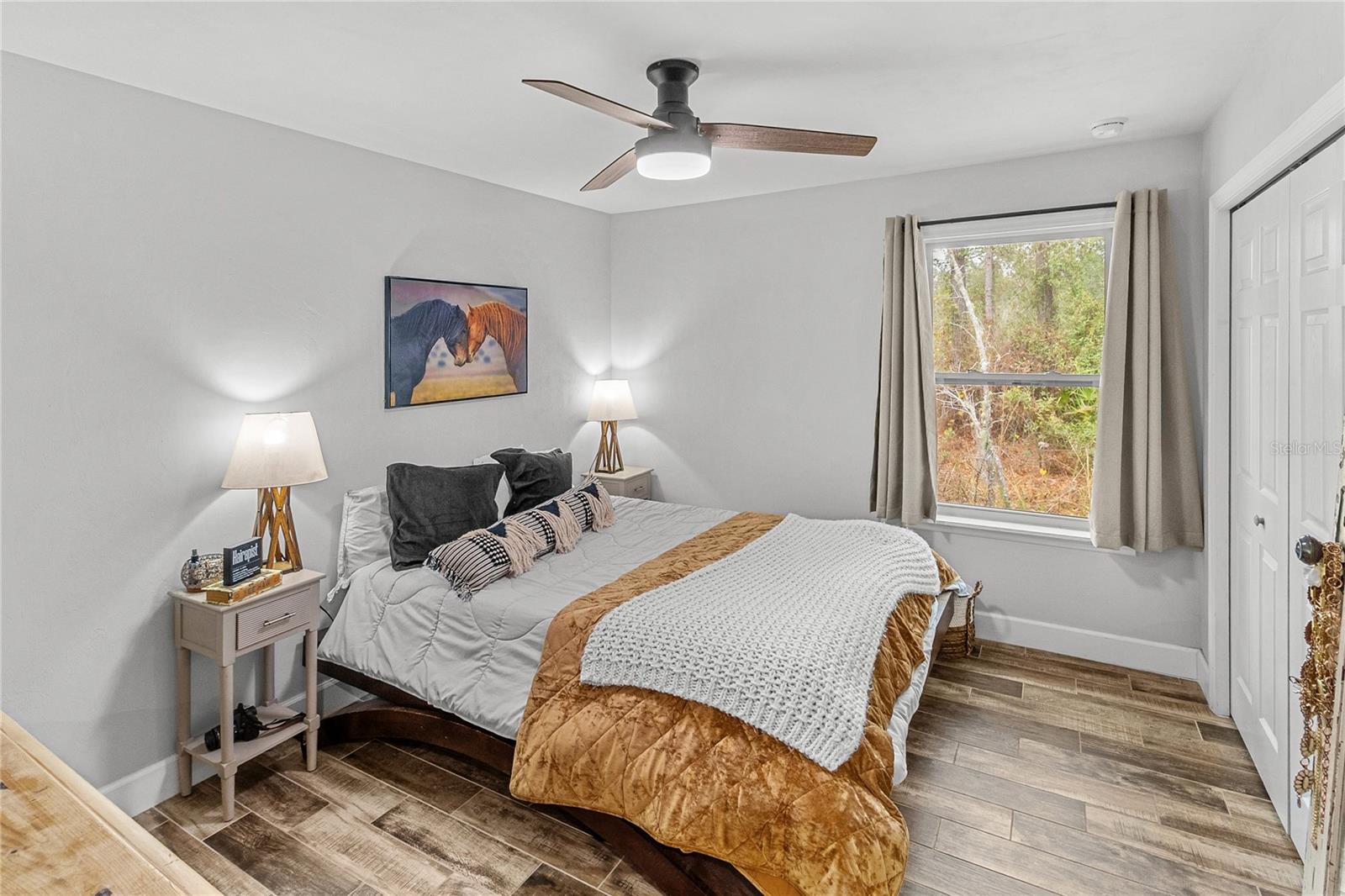 UNIVERSITY OAKS - Residential