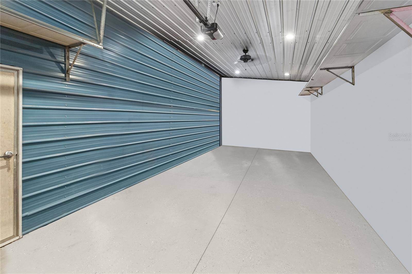 UNIVERSITY OAKS - Residential