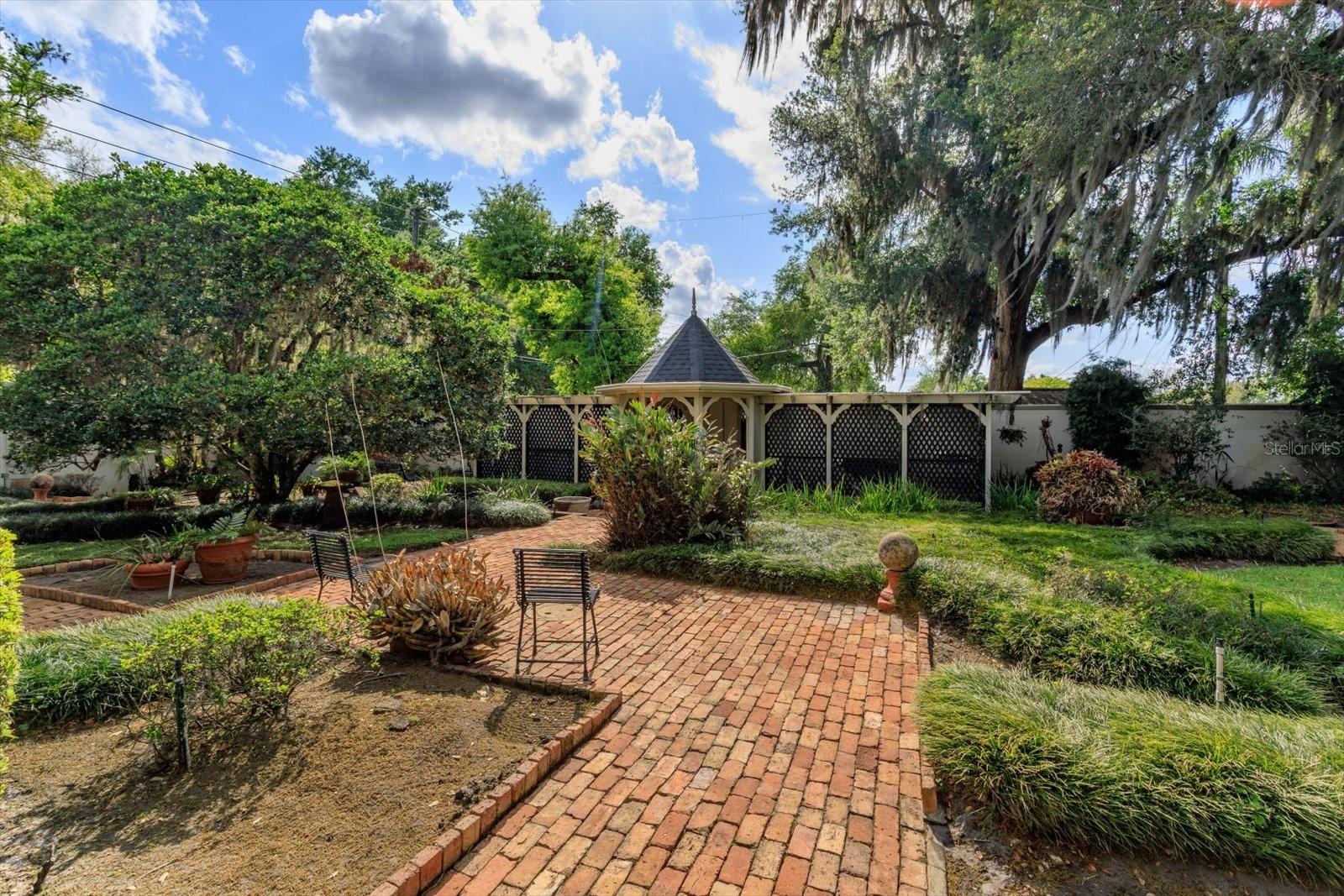 WYLDWOODE ESTS SUB - Residential